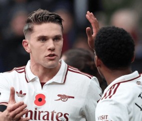 英超夺冠最大热门诞生：25分领跑，9连胜，连续7场零封